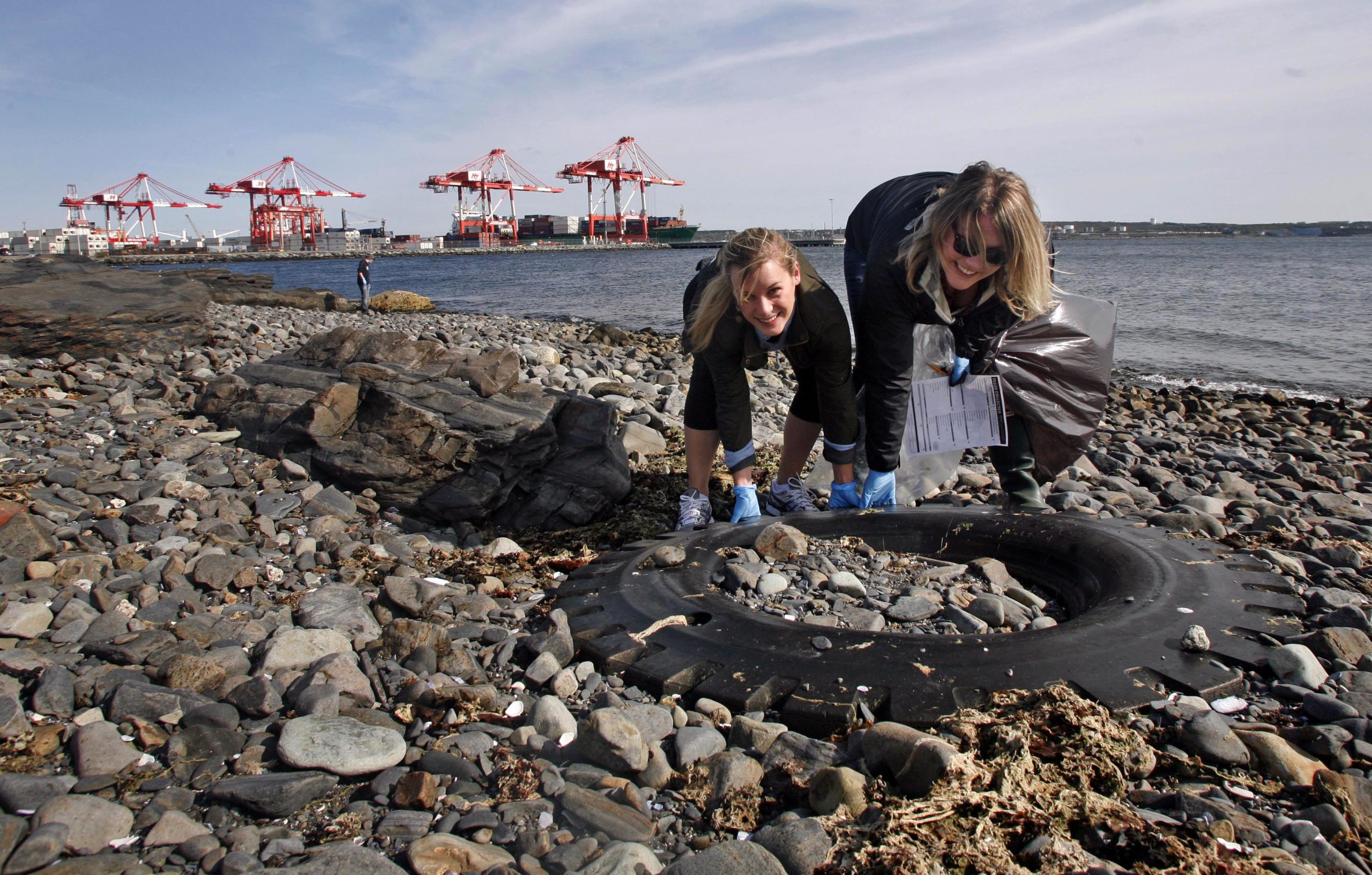 Shoreline Cleanup Canada