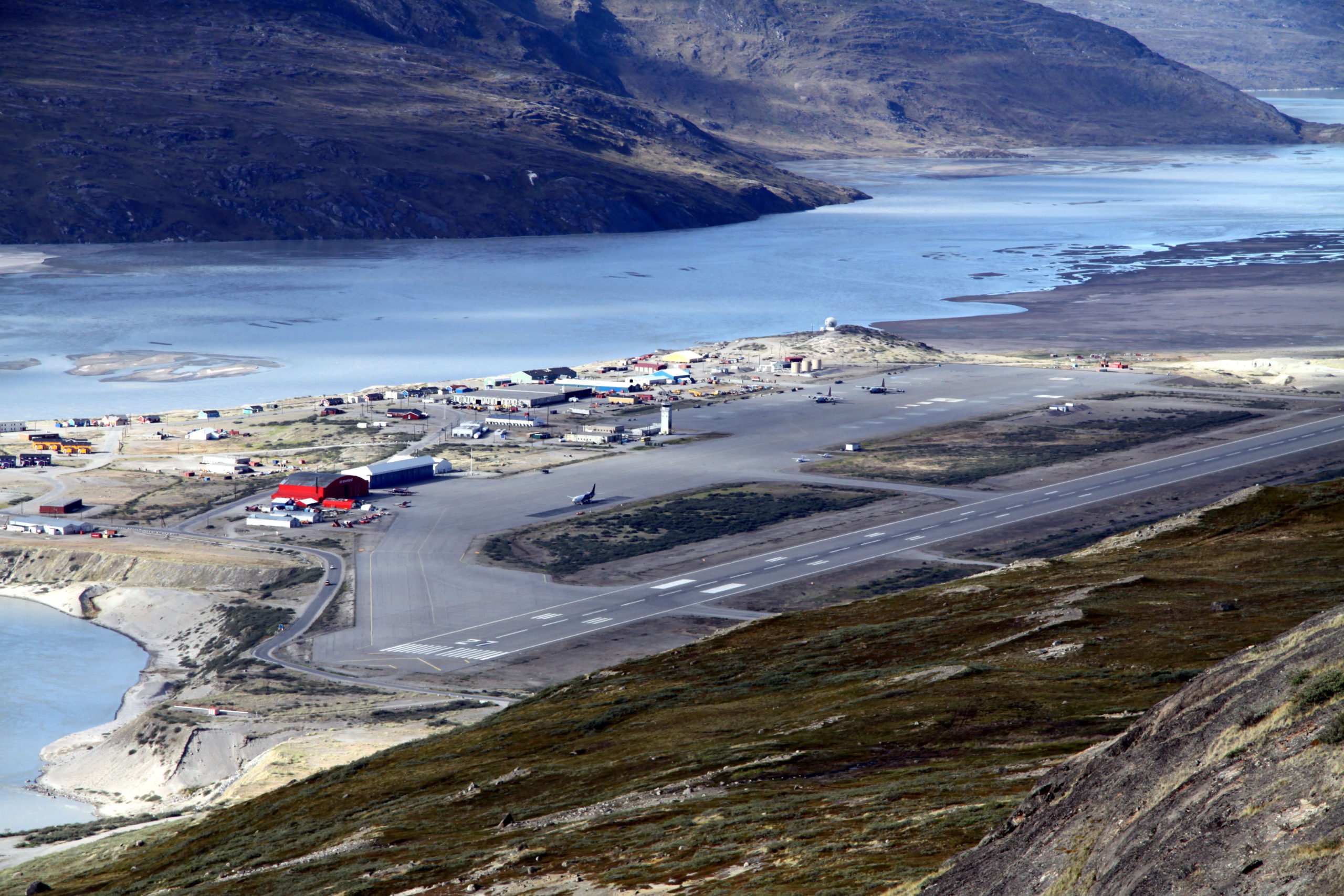 JN - Kangerlussuaq_Airport_in_2010_(2)