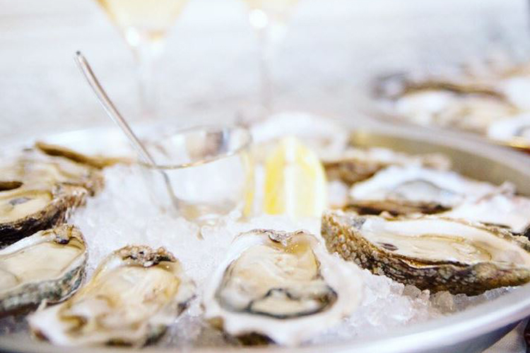 Ocean Wise Huîtres servies au Café Boulud Crédit photo : Four Seasons Toronto